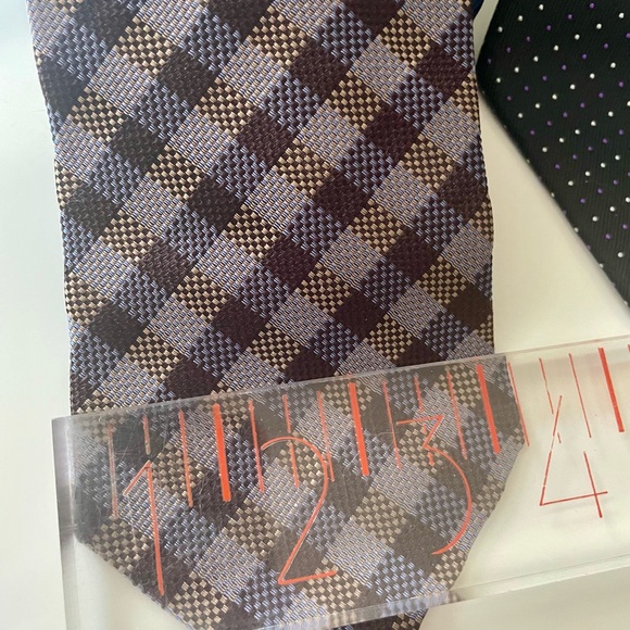 2 Ties Bundle: Tommy Hilfiger/J. Dolhomut - Picture 4 of 6